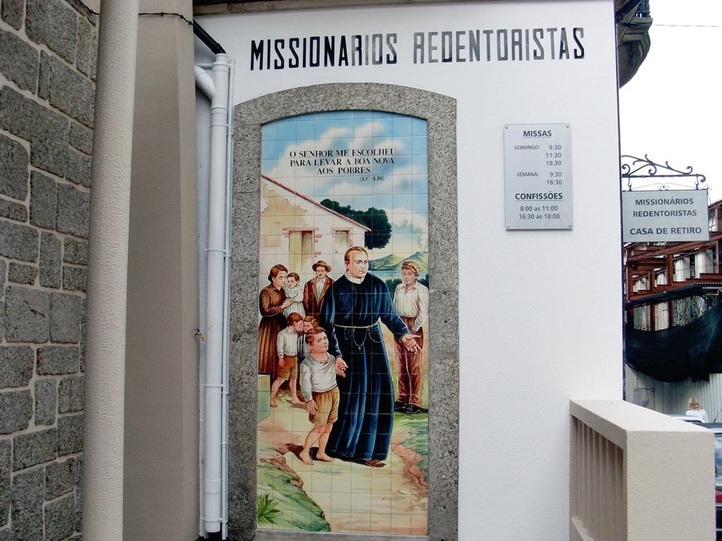 ホテル Casa De Retiros N. S. Perpetuo Socorro ギマランイス エクステリア 写真